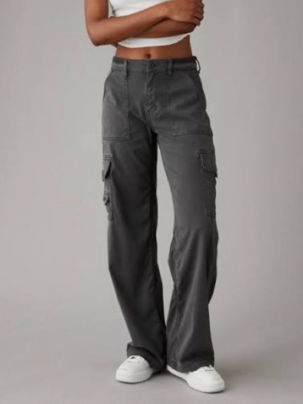 AE Dreamy Drape Stretch Cargo Super High-Waisted Baggy Wide-Leg charcoal 8 long